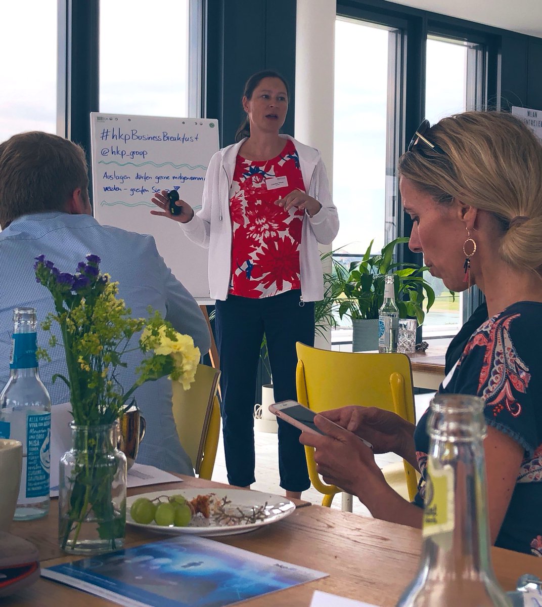 Leon_J's tweet image. „Als wir unsere Kunden gefragt haben war klar: das klassische #Talentprogramm ist nicht mehr gefragt. Aber ersatzlos streichen war auch keine Alternative.“ Caroline Wiese @innogy #hkpBusinessBreakfast @hkp_group #Talentmanagement