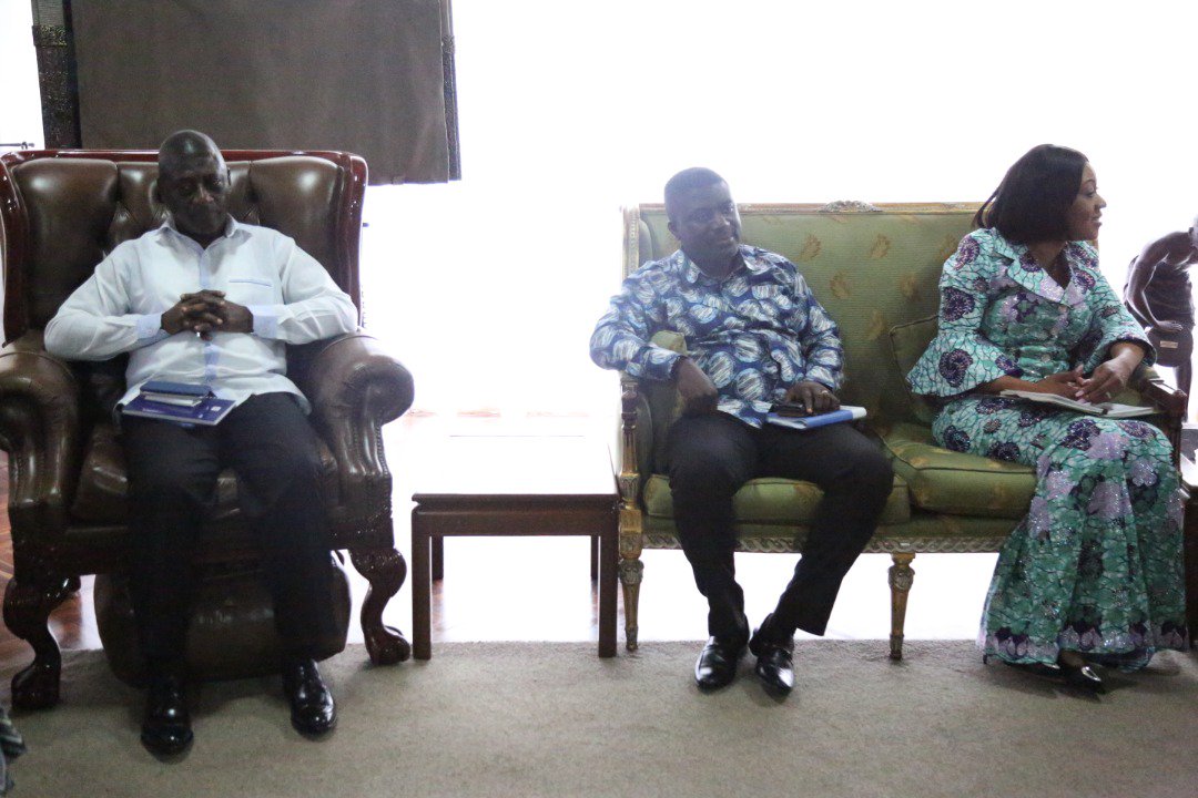 ECGhanaOfficial's tweet photo. A former President of the Republic of Ghana has again commended the Chairperson of the Electoral Commission Mrs. Jean Mensa for her integrity and good track record #ECMEDIA
https://t.co/jDbVcP6Zo2 https://t.co/56jdyiymcD