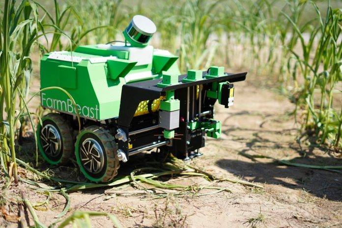 mlskrrSI's tweet photo. Študenti Univerze v MB so na tekmovanju v poljskih robotih navdušili in v katergoriji »Freestyle« osvojili 1. mesto. Robot #FarmBeast je delno nastajal tudi v okviru programa za študent. inovat. projekte. 🏆👍
https://t.co/qhG8qjf56I
#EUsredstva #dobrezgodbe
FOTO: Univerza v MB https://t.co/yy45bd2rwG