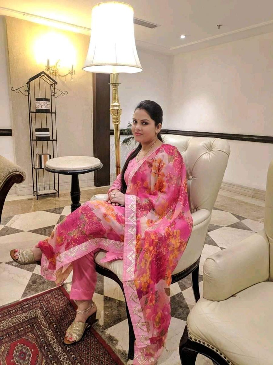 BrajeshYadavji's tweet image. @Roshniyadavmp जन्मदिन की हार्दिक शुभकामनाएं रोशनी दीदी !!
#RoshniYadav