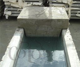 Pilón de hormigón. 350 € Medidas: 1,5 m x 0,66 m x 0,60 m. Para 360 litros
Con boya y tapa incluida. Peso: 750 kg. 
gestiondecotos.com/infraestructur…
Solicite presupuesto en el teléfono 926 23 20 29