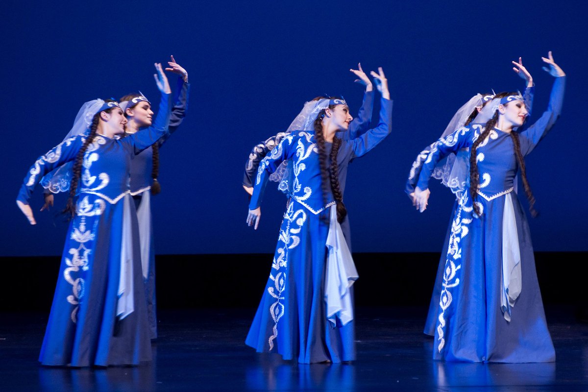 Get your dancing shoes ready! Join experts Gary and Susan Lind-Sinanian for a workshop on Armenian dance at the Armenian Museum of America on Sunday, July 28 from 2-4pm! 

To sign up visit our site or call Education Coordinator, Garin Habeshian at 617.926.2562 Ext. 103 today!