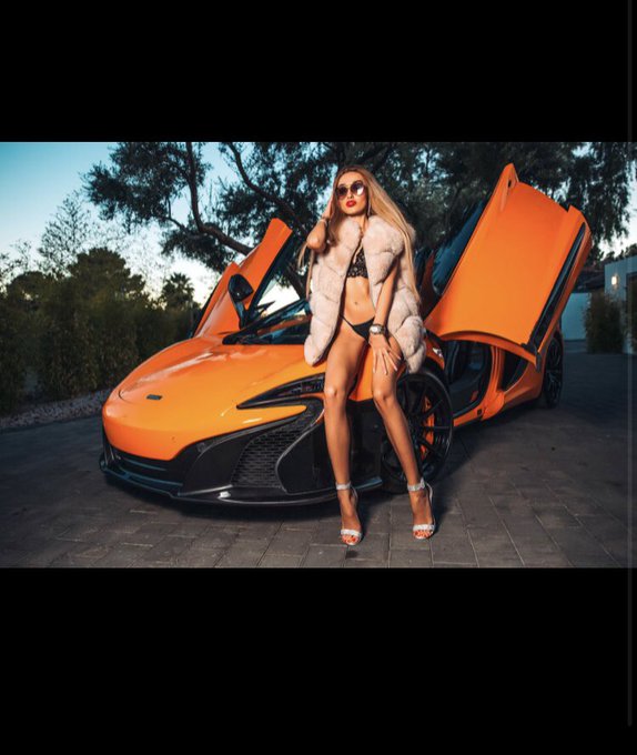 Wanna take a ride with me? 🤩⚡️#memories #McLaren #vegasgirl #carswithoutlimits #Goodtimes #glamourphotography