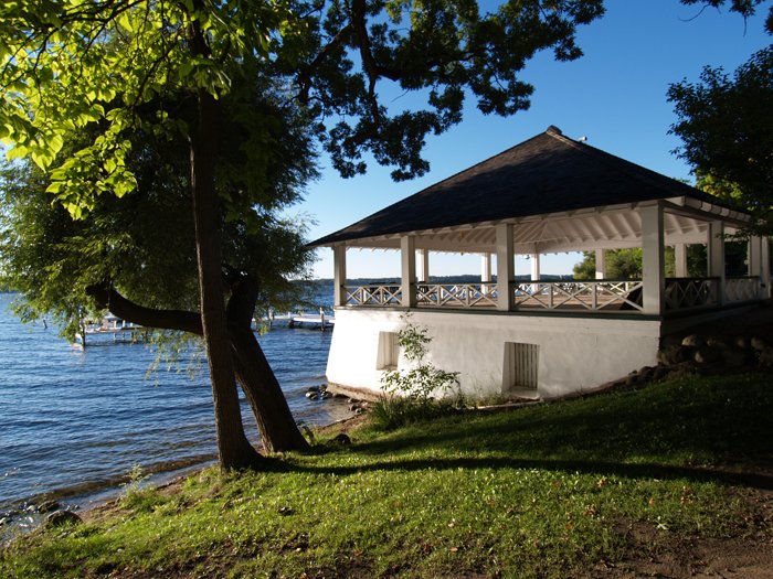 Covenant_Harbor's tweet photo. Join us this Sunday for Summer Sunday Worship with speaker Rev. Dan Hinz, Program Director at Covenant Harbor. Services begin at 10:30am, followed by a picnic lunch on the front lawn. You may bring your own lunch or purchase one at our Lakeside Cafe. https://t.co/ZuV3c2f02S https://t.co/Bmbjqzn4jF