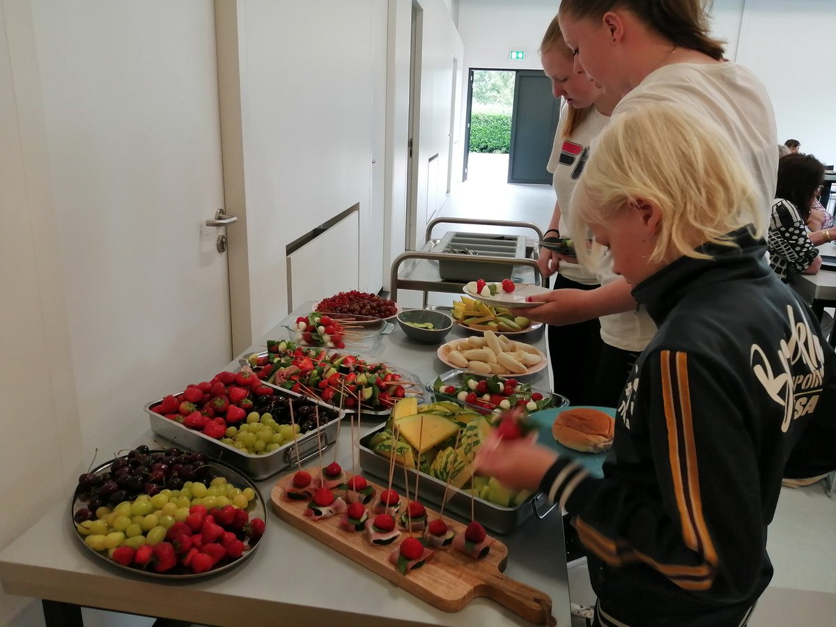 Alweer de laatste #gezonde #ouderen #kinderen #schoollunch van dit schooljaar.. #samen(w)eten we beter