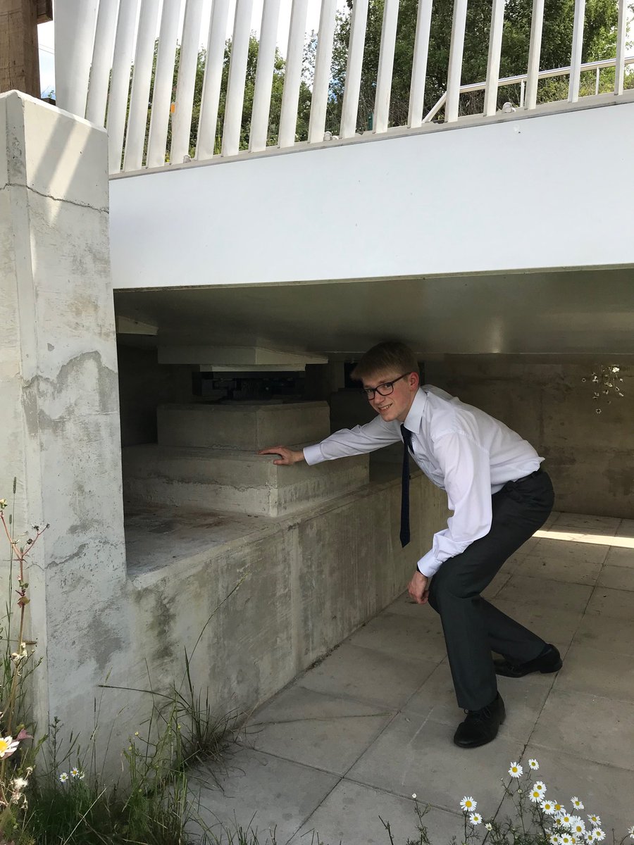 Tim Burton tweet media