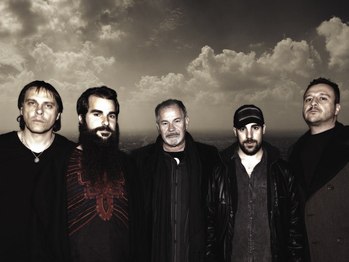 Madridiario's tweet image. Almeida defiende la anulación del concierto de #DEFCON2 mientras la oposición tacha la medida de "#CENSURA " y "recorte de derechos". Asfalto sustituirá esta noche a la banda de @CesarStrawberry por decisión de la @JMDTetuan  madridiario.es/mvc/amp/notici…