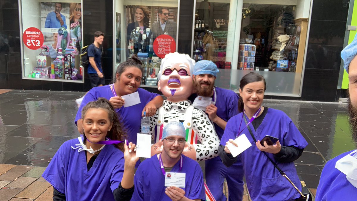 wullie_s's tweet photo. Where’s Wullie at Oor Billy making the big man proud #OorSelfie @OWBIGBucket @GCH_Charity https://t.co/wOdrKT3qZJ