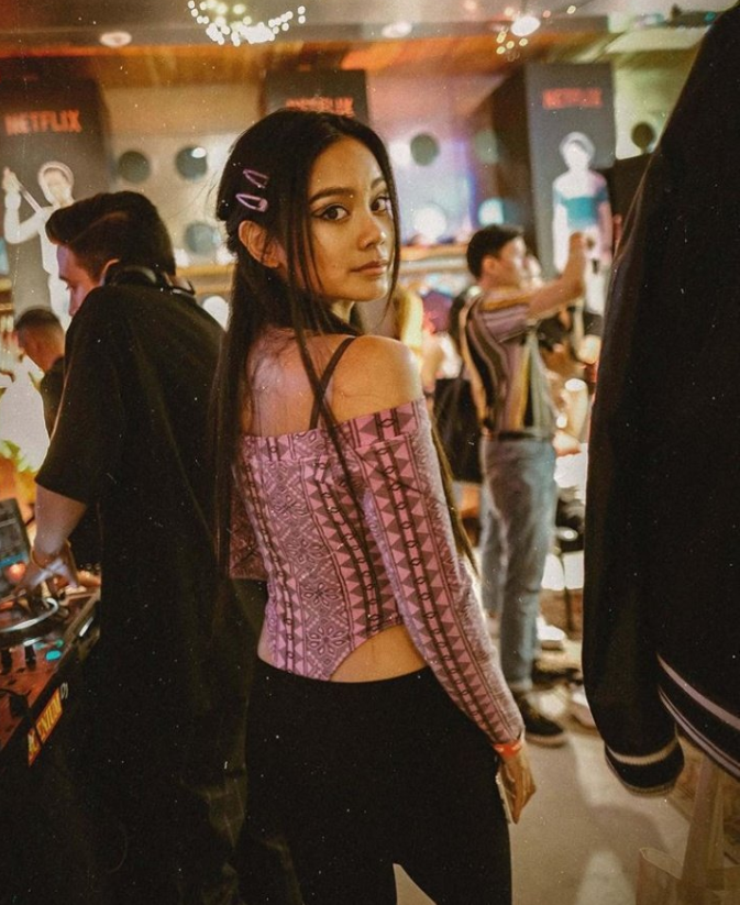 ylonaisart's tweet photo. she's soooo beautiful AHHHHHHHH MY HEART!! @ylona_garcia . https://t.co/i8SBySgy9c