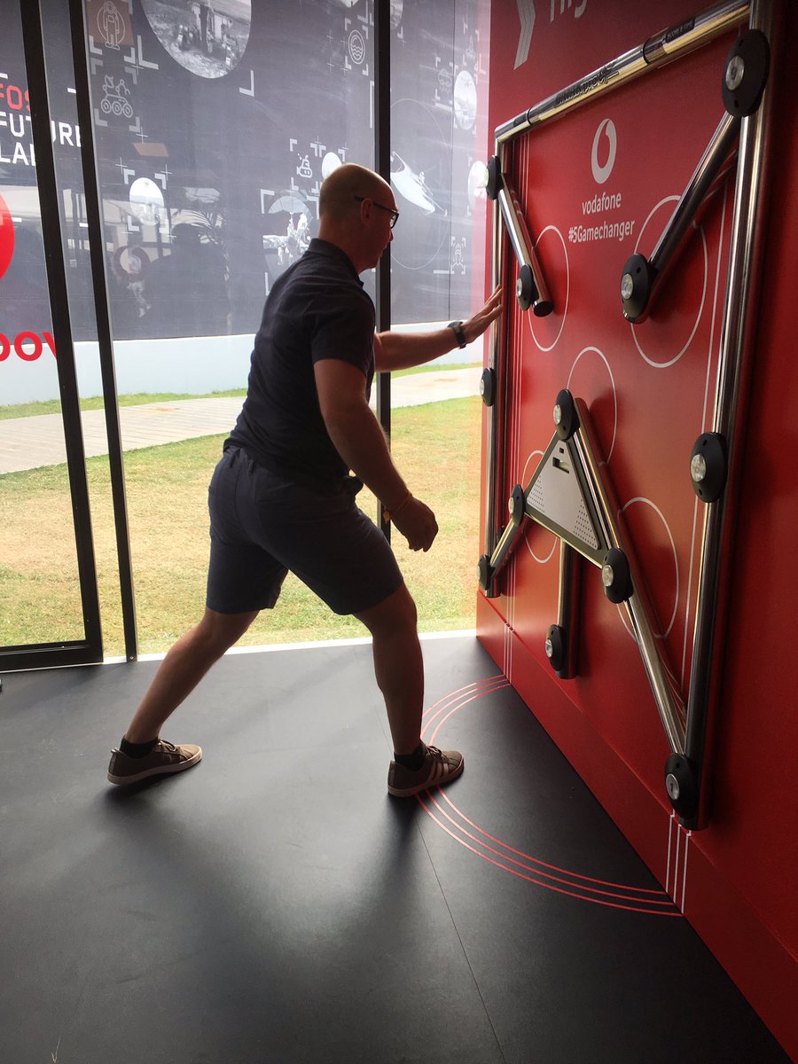 #5Gamechanger challenge with <a href="/byronthomas6/">Byron Thomas</a> and yes the computer wins 👌