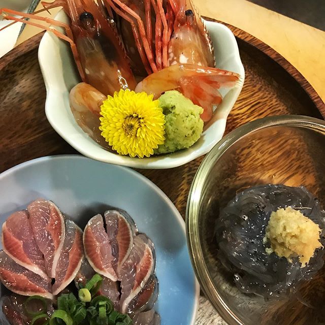 pyonkti1's tweet photo. 生ボタン海老🐸生しらす🐸大羽いわし🐸入荷しましたー🐸
本日もよろしくお願いします🐸
#ぴょん���
#きんみや焼酎 
#ホッピー
#お刺身
#武蔵小山グルメ
#学芸大学グルメ
#武蔵小山
#西小山
#不動前
#旗の台
#荏原
#荏原中延
#戸越銀座
#学芸大学
#祐天寺
#品川
#目黒
#小橋建太
#スタンハンセン https://t.co/lYKZvgMZy3