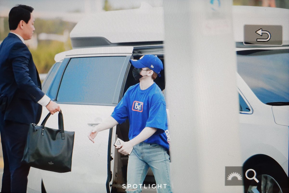 spotlight_17's tweet photo. 190707 ICN 출국 Preview
#세븐틴 #SEVENTEEN #우지 #WOOZI
씨큐형님 고맙습니다 https://t.co/3k4x7gSlkz