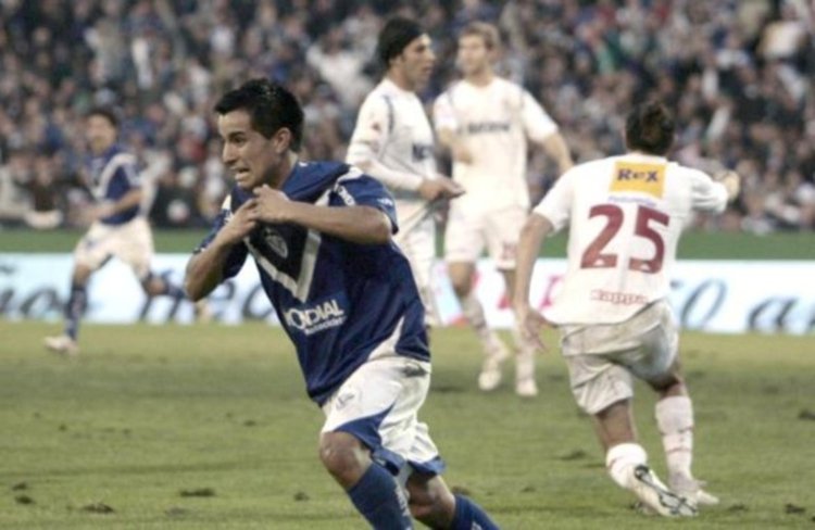 elshowdevelez's tweet photo. #BuenViernes FORTINEROS !
Mañana a PUERTAS ABIERTAS vs @VillaDalmineOK #VamosFORTIN #DaleFortin @Velez
Una 📸 que hablas más que mil Tiki TikiS, perdón MIL PALABRAS !
5/7/2009 - 5/7/2019
#10Años https://t.co/rcS2QuyNDD