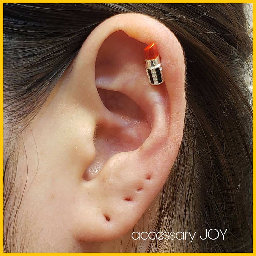 joy_parco's tweet photo. .
#ボディーピアス
#口紅ピアス 
.
#新作ピアス 入荷致しました♥✋
ピンクとレッドなので耳に付けるだけで
かなり存在感✨upします＼(^o^)／
.
気軽にイイネ👍コメント
DMお待ちしております･:*+.
.
#ボディーピアス #ボディピ #ボディピ好き集まれ
#熊本パルコ店 #アクセサリーJOY https://t.co/gTVtweZymw