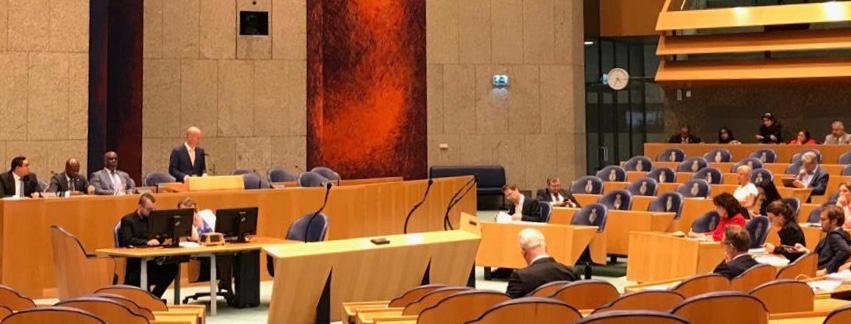 De Tweede Kamer heeft vannacht ingestemd met het Rijkswetsvoorstel dat behandeling van juridische geschillen regelt tussen het Koninkrijk en de Caribische landen. Staatssecretaris <a href="/RaymondKnops/">Raymond Knops</a>: “Goed dat er na 9 jaar praten nu overeenstemming over is” rijksoverheid.nl/ministeries/mi…