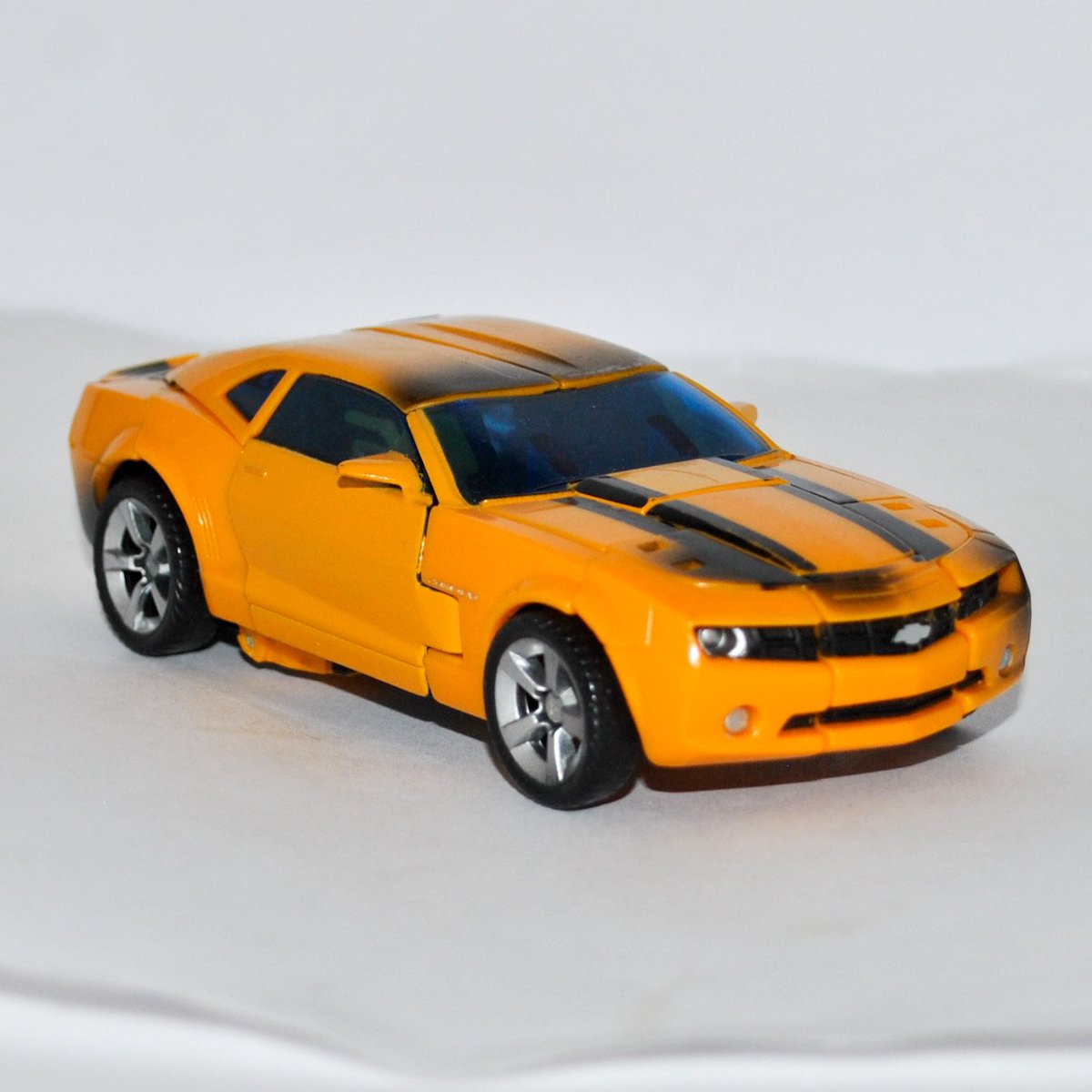 transformers 2007 bumblebee car