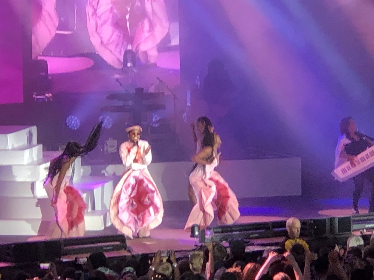 I absolutely loved Janelle Monae at the Manchester Festival last night. Took the crowd a while to work out what was going on with these costumes but they got there in the end.