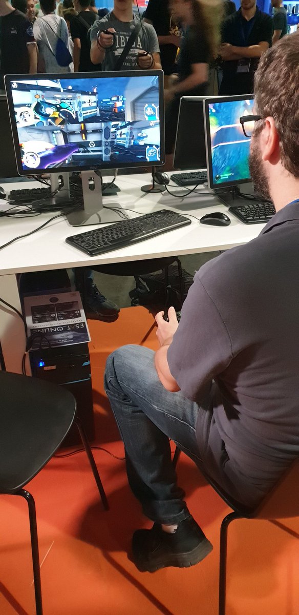 Spooky_Waffle's tweet photo. Primer dia de Dreamhack , os esperamos a todos #AvaloLegends #dreamhack https://t.co/7Bhl9mMFWV