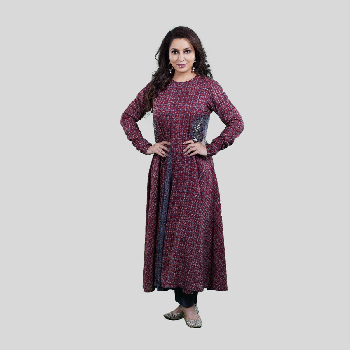 Imagicians_JA's tweet photo. Styled the gorgeous Tisca Chopra for an advertorial.
⠀⠀⠀⠀⠀⠀⠀⠀⠀
#stylistinmumbai #stylist #celebritystylist #imageconsultantinmumbai #imagicians #indiestyling #icbi #imagicians #Imageconsultant #stylist #fashion #fashionista #adfilmstyling #tiscachopra https://t.co/RycUYuLfJn