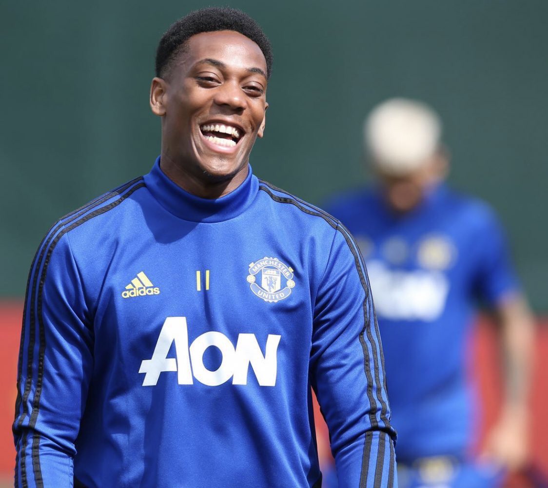 ManUnitedZone's tweet photo. Rare photo of Anthony Martial smiling, RT for good luck 😂😂😂 #mufc https://t.co/3HjufRu8jQ
