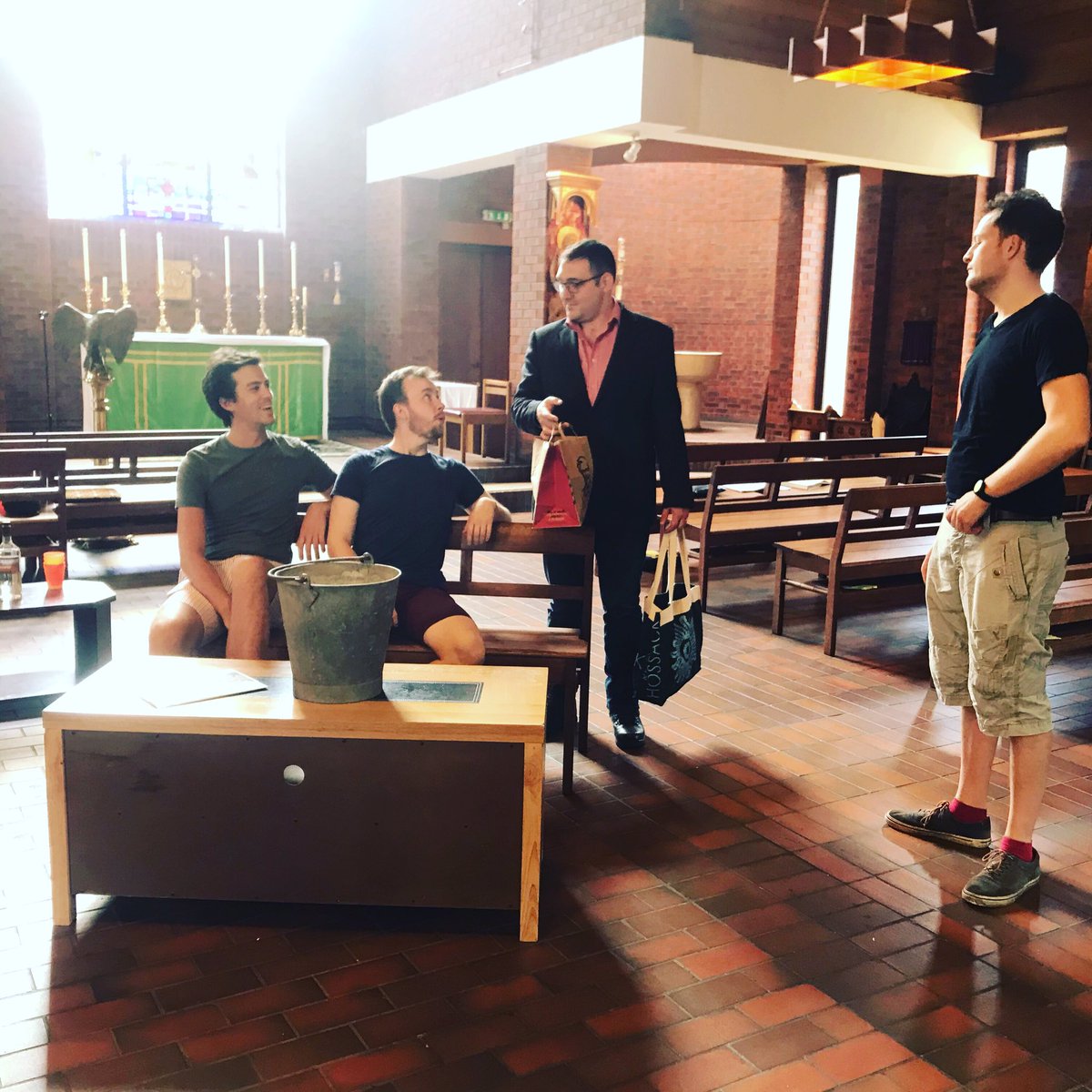 Opera Holloway tweet media