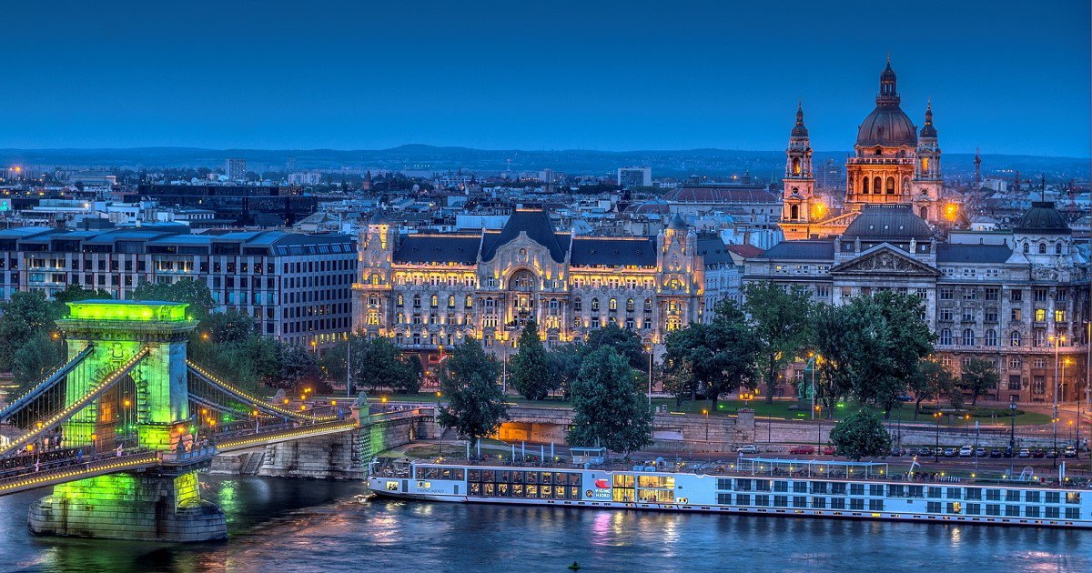 туры в венгрию из москвы 2024. This is a picture of bled in slovenia. новый год венгрия будапешт 2022-2023. пешт (будапешт). венгерский парламент в будапеште.