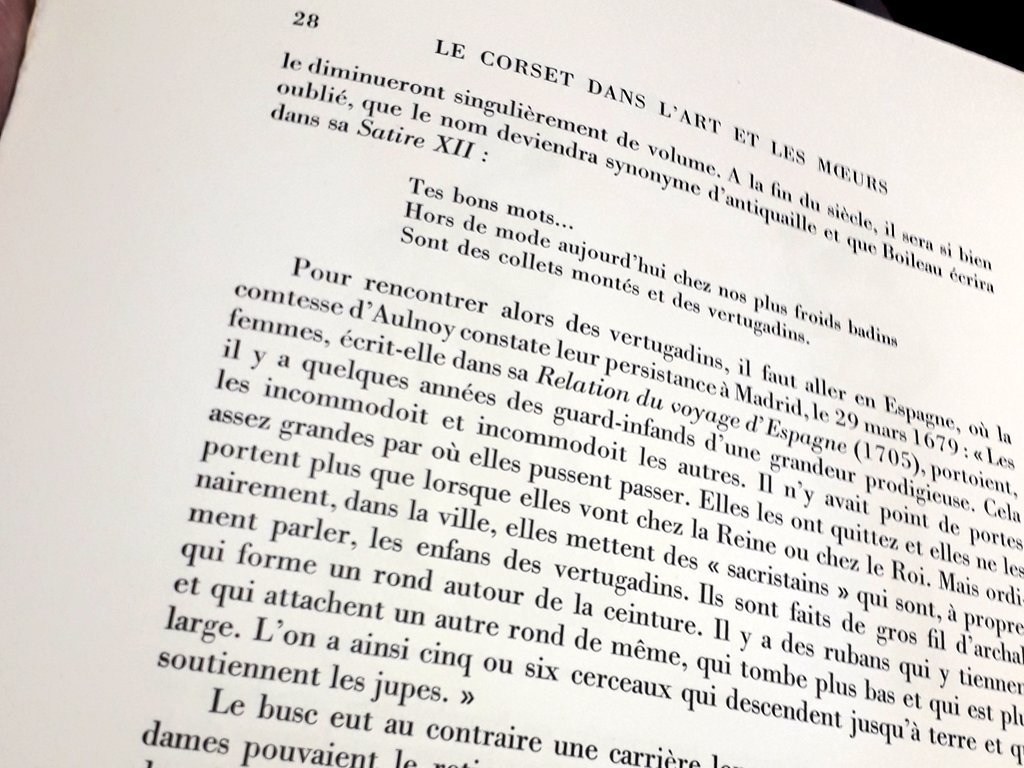 L'art du "Corset", ressource incontournable de la bibliothèque <a href="/TheatreOdeon/">Odéon-Théâtre de l'Europe</a>