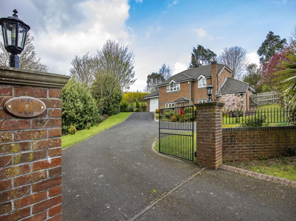 GrovesRes's tweet image. REDUCED! Sweethope Dene, #Morpeth is our Property of the Week!This beautiful detached house, sitting in almost half an acre of garden is only a 5 minute drive to the centre of Morpeth and with good road links to the A1
Viewings - Strictly through Groves on 01670 504 400