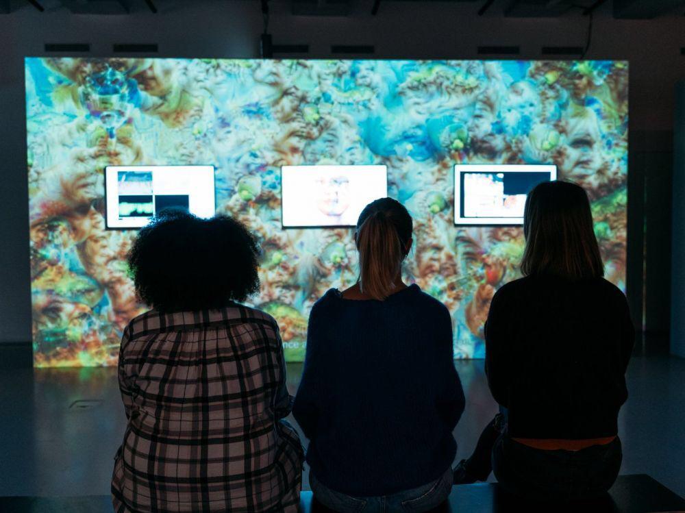 ORSYS's tweet photo. Computer Grrrls, l’exposition qui revient sur la place des femmes dans l’histoire de l’informatique https://t.co/76eH6urKSV
@challenges
#femmes #informatique #numérique #computergrrrls #exposition #culture #histoire #société ^G https://t.co/sz1Uz9vGH1