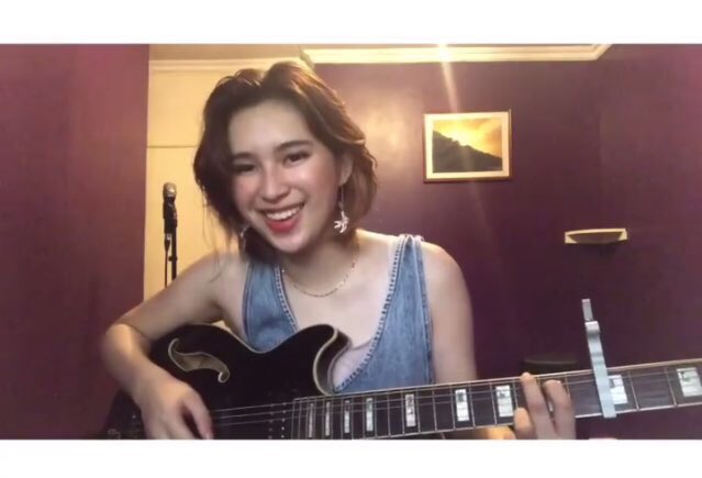 Anne_vshows's tweet photo. Both of them posted cover today on their IGTV!!! So proud of you!❤️😍 @jeremyglinoga14 @IsabelaVinzon mag collab naman kayo pleasee🙏🏻🙏🏻😌 #JeremyCoverFridays #Jerebela https://t.co/1Ufhc5dHM5