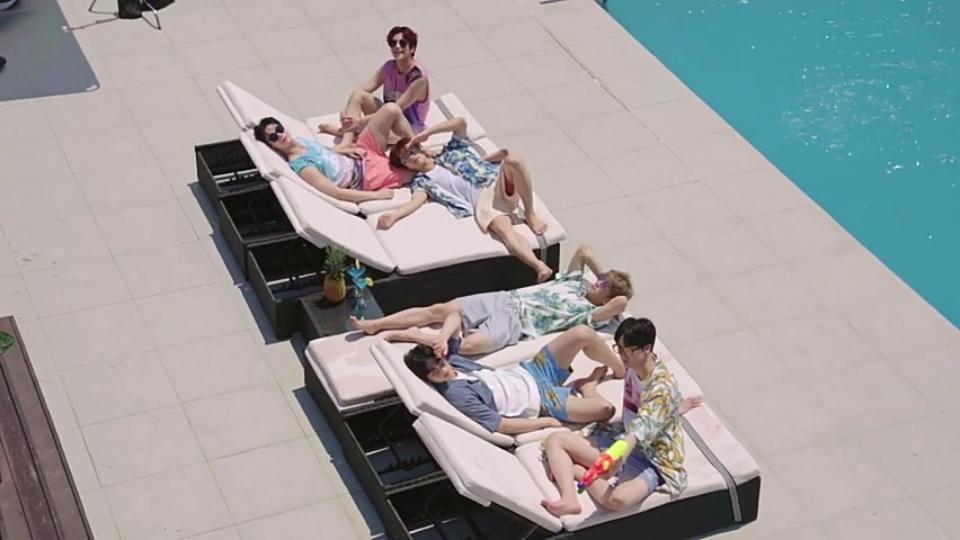 CAP] 190705 @offclASTRO's SUMMER PHOTOBOOK 'Ordinary Holiday
