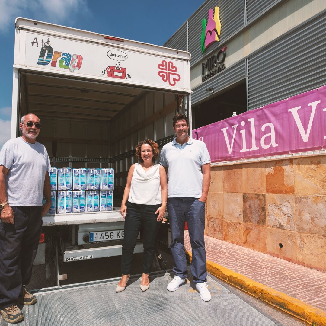 Volvemos a colaborar con la campaña #NingúnNiñoSinBegote .
La campaña alcanzó el récord de 1,5 millones de litros de #leche en España. La Obra Social la Caixa impulsan la recogida de leche para la infancia en situación vulnerable. 
#ExclusivasMiro #Donacion #LaCaixa #Ibiza #Niños