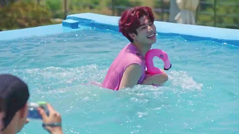 ASTRO ORDINARY HOLIDAY SUMMER PHOTOBOOK ASTRO ORDINARY HOLIDAY