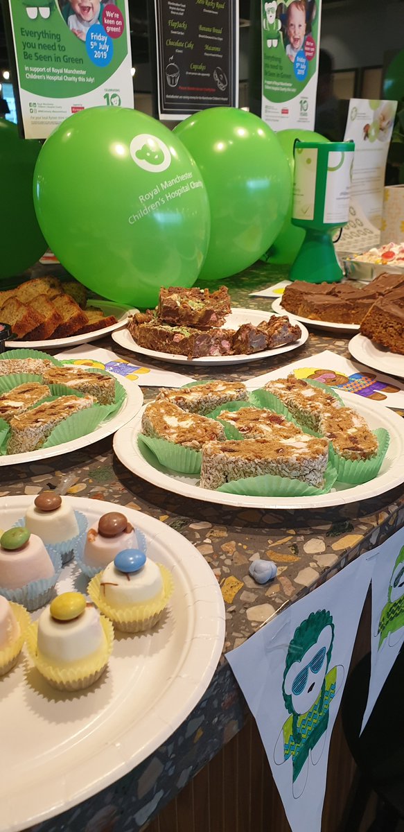 Happy #BeSeenInGreen day! MediaBlanket are raising money for @RMCHcharity by showing off our baking skills! @RMCHosp 💚🍰🧁🍩 #Manchester #bakesale #friyay #teamhumphrey #MediaBakedit