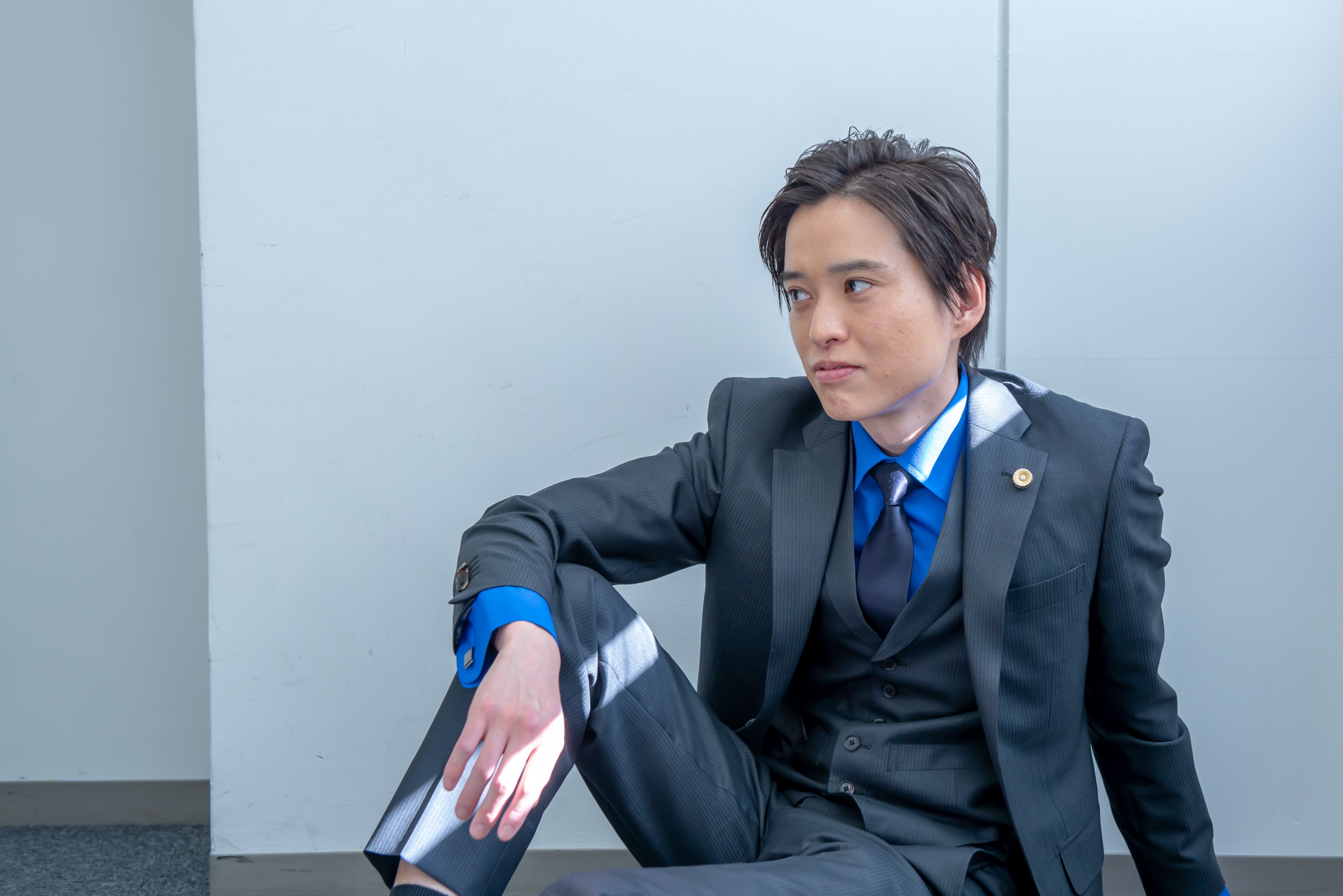 弁護士 河西邦剛 19年verの写真が出来あがりました これはカメラマンさんリクエストの超ふざけ写真 笑 弁護士写真としては速攻お蔵いきショッツなのですが 個人的にキメ感がちょう面白かったのでtwitterにあげてみました そして皆様