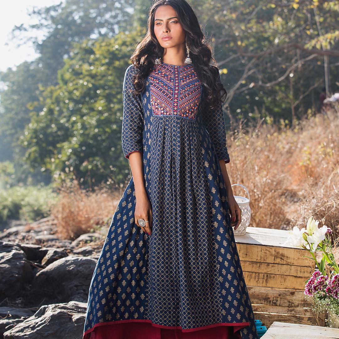 "Fashion is about suspense, surprise &amp; fantasy. It is not about rules"

#jashn #ss19 #OjasByJashn #fashion  #indianethnicwear #indianfashion #ethnic #Red #Blue #Motifs #rustic #purefabric #indianwomen #supriyaaiman #bollywood #sehrishqureshiphotography #Kurti #Kurtilove  #Kurtis