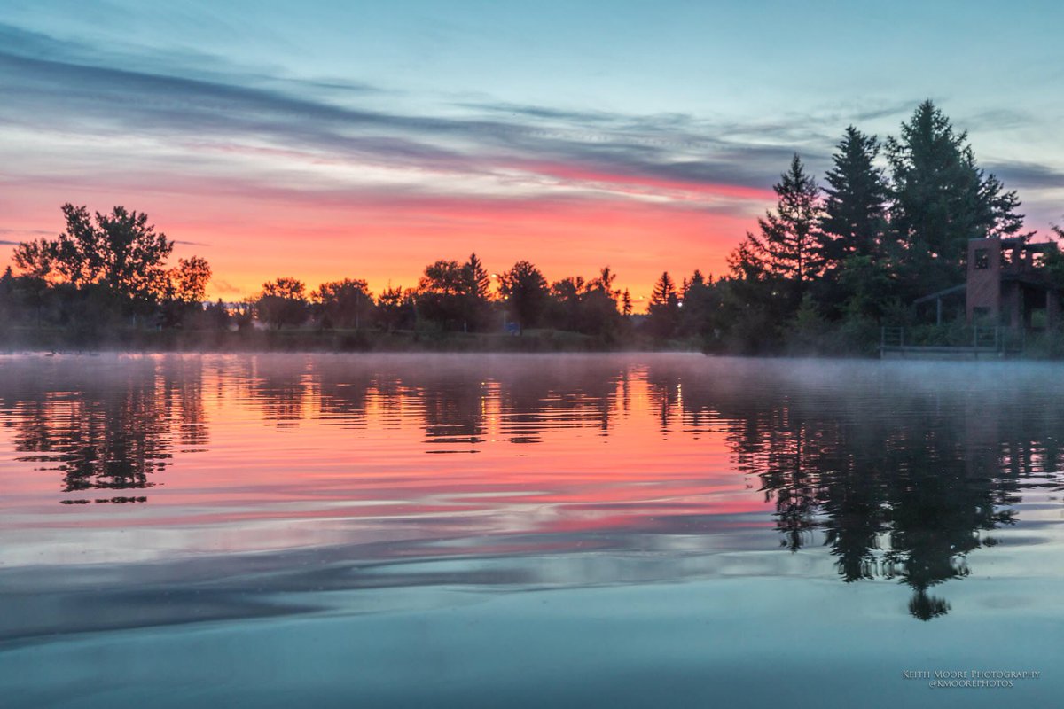 kmoorephotos's tweet photo. Another day, another sunrise! This morning I figured I would try hitting up Rundle Park to see what itβs like for sunrise & reflection photos!! Happy Friday everyone!! #yeg #yegwx #ExploreEdmonton #rundlepark #trekthetrails https://t.co/WqzIAuiNoH