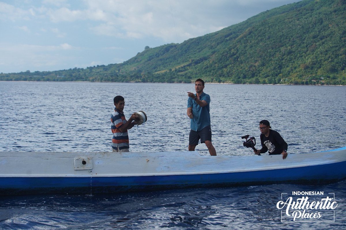 . <a href="/hamishdw/">hamish daud wyllie</a> dan <a href="/g_hanafiah/">Gemalla Carrissa</a> masih terus menelusuri keindahan Alor, NTT! Kira-kira akan kemana lagi mereka? Nantikan serunya sekarang di #INDONESIANAUTHENTICPLACES #EXPLOREALOR <a href="/official_MNCTV/">MNCTV</a>.