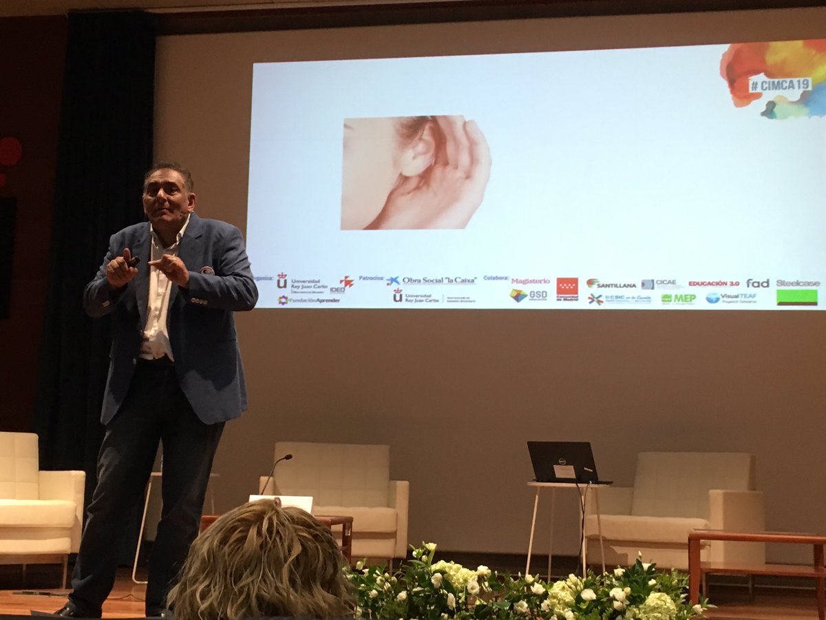 CabreadoQuimico's tweet image. “Hay que enseñar desde el cerebro del que aprende”. #CIMCA19