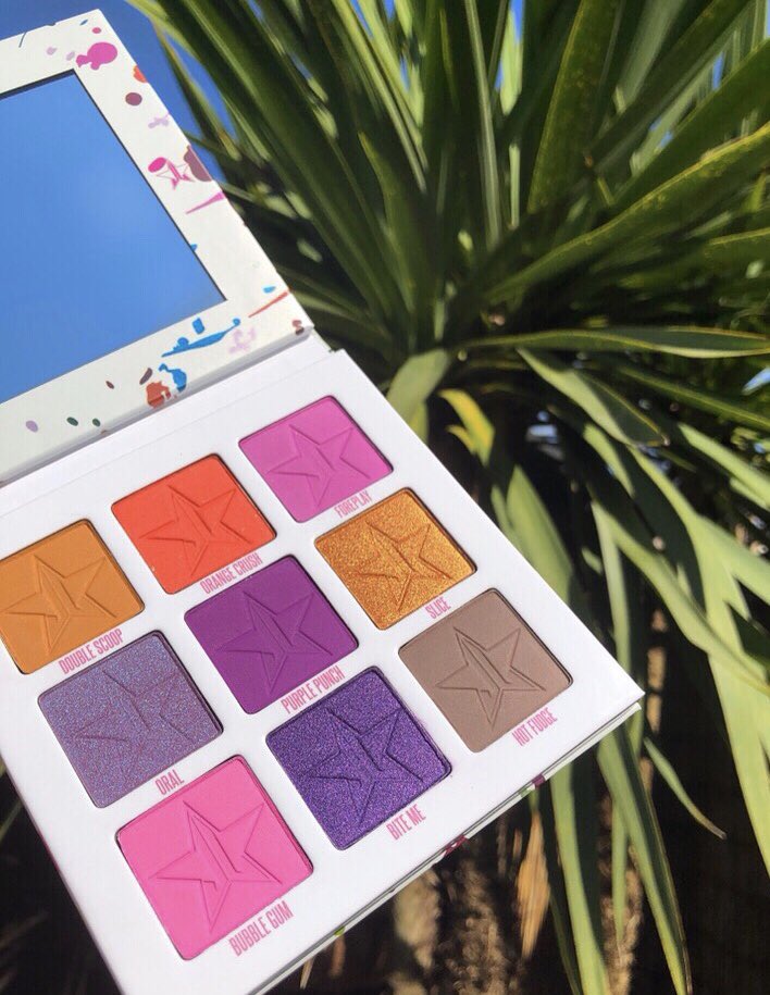 beautybay's tweet image. The SICKENING mini palette of dreams 🤤🍭⚡ 

Bag @JeffreeStar Mini Breaker palette 🛒 bit.ly/2L0Byyr 

(📸 @_sophiageorgiou) #BEAUTYBAY