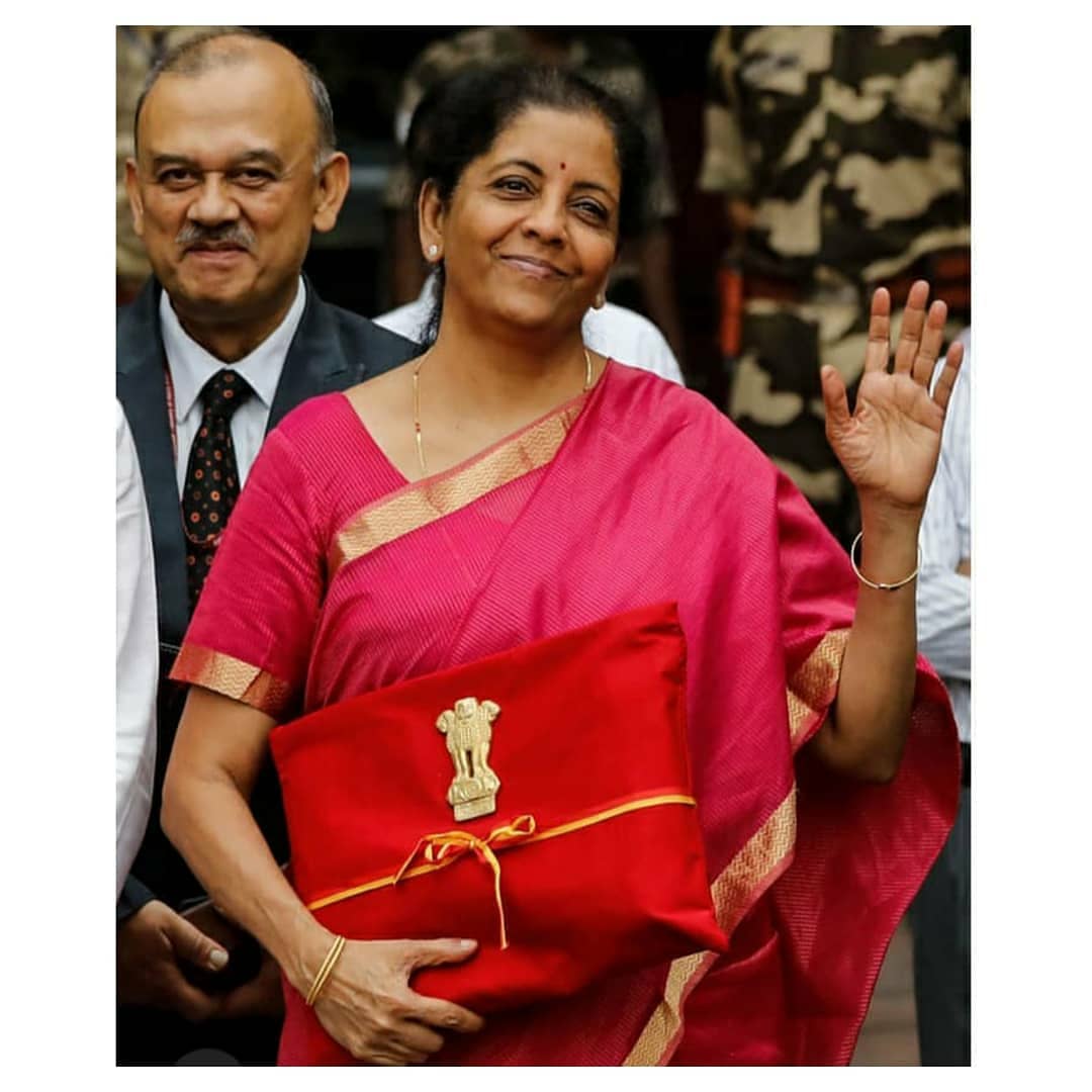 HidesignHQ's tweet photo. Looking for a bag to fit  your BUDGET? 💼

#budget2019 #nirmalasitharaman
#budgetfornewindia #briefcases #bagsforwomen #workbags #womenatwork #leather #leatherbags#handcrafted #handmade #craftsmanship #consiousdesign https://t.co/wxk76kztsn