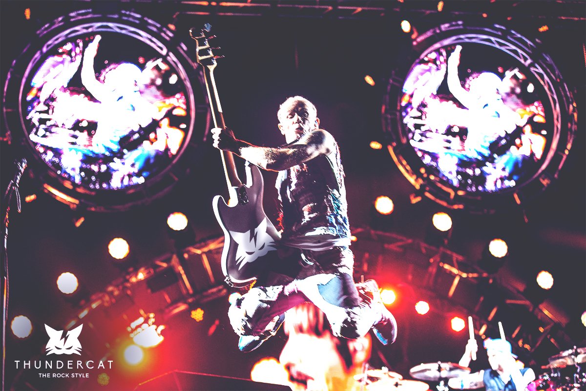 Esta noche conciertazo de clásicos del rock en Thundercat Club!! Con entrada gratuita, hora 00.30. con la gran banda “Nice Price”. ¡No te lo pierdas! Y después, el gran DJ Albertini hará que la fiesta no pare hasta el amanecer!!