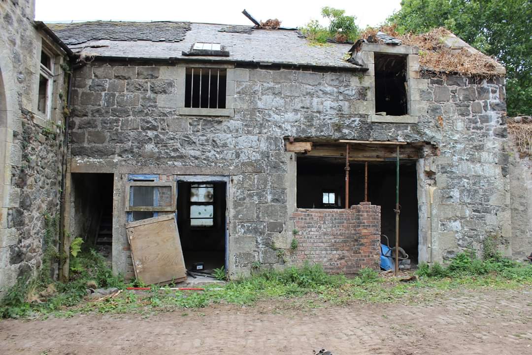 JuniperProjects's tweet image. Still work in progress, but here's a before and after of Polmaise Stable at Gartur Estate, Cambusbarron.