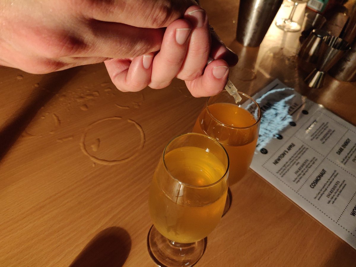 physicsdavid's tweet photo. My science cocktail performance at #wcsj2019 https://t.co/NvU1HFVyGj