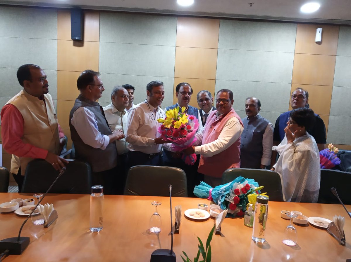 HCSSC_INDIA's tweet photo. Shri Rishi Soni has taken over as the Treasurer of HCSSC during 21st GC Meeting held on 4th July 2019 #HCSSC #Chairman #GCMeeting https://t.co/9QKQ9xrT5E
