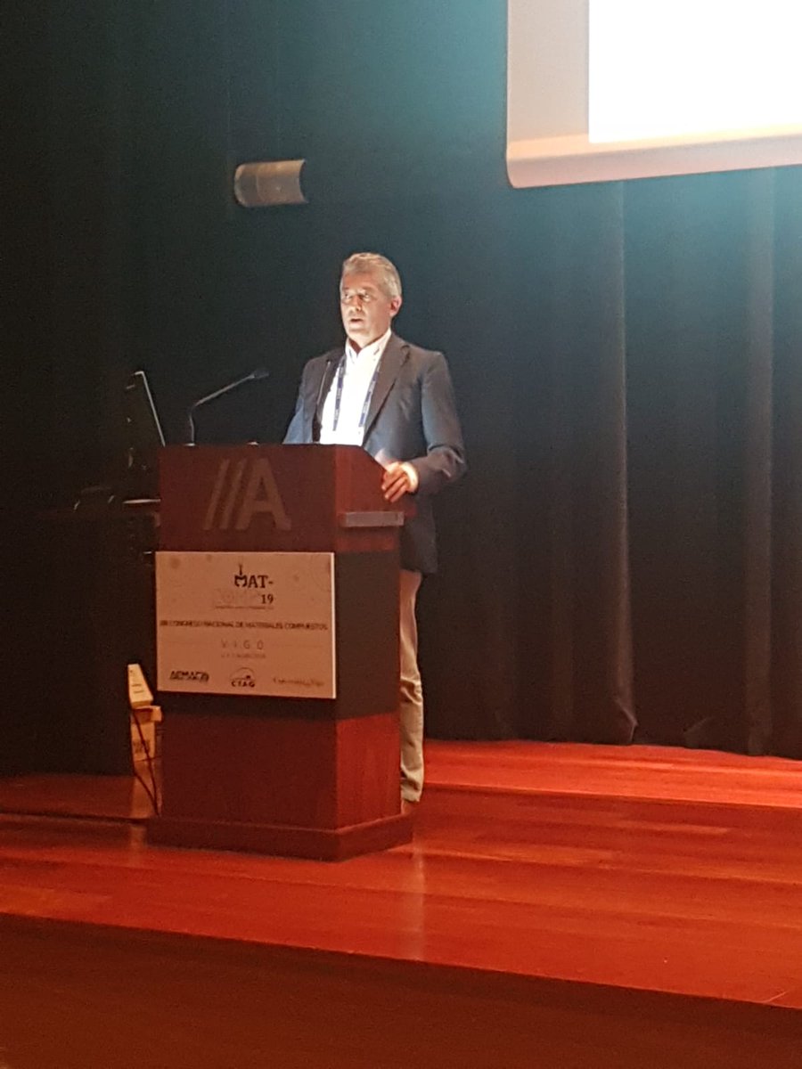 FIDAMC_'s tweet image. Nuestro director, @TortosaLozano, Presidente de @AEMAC_, clausurando el #MATCOMP19.
Este año #MATCOMP19 ha reunido a mas de 350 asistentes, con más de 120 ponencias sobre #materialescompuestos y 5 plenarias.