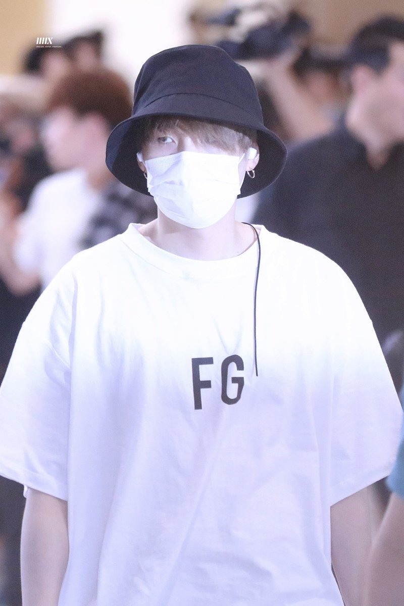 IIIIX1993's tweet photo. 190704
#슈가 #민윤기 https://t.co/Hxnx96y3Mx