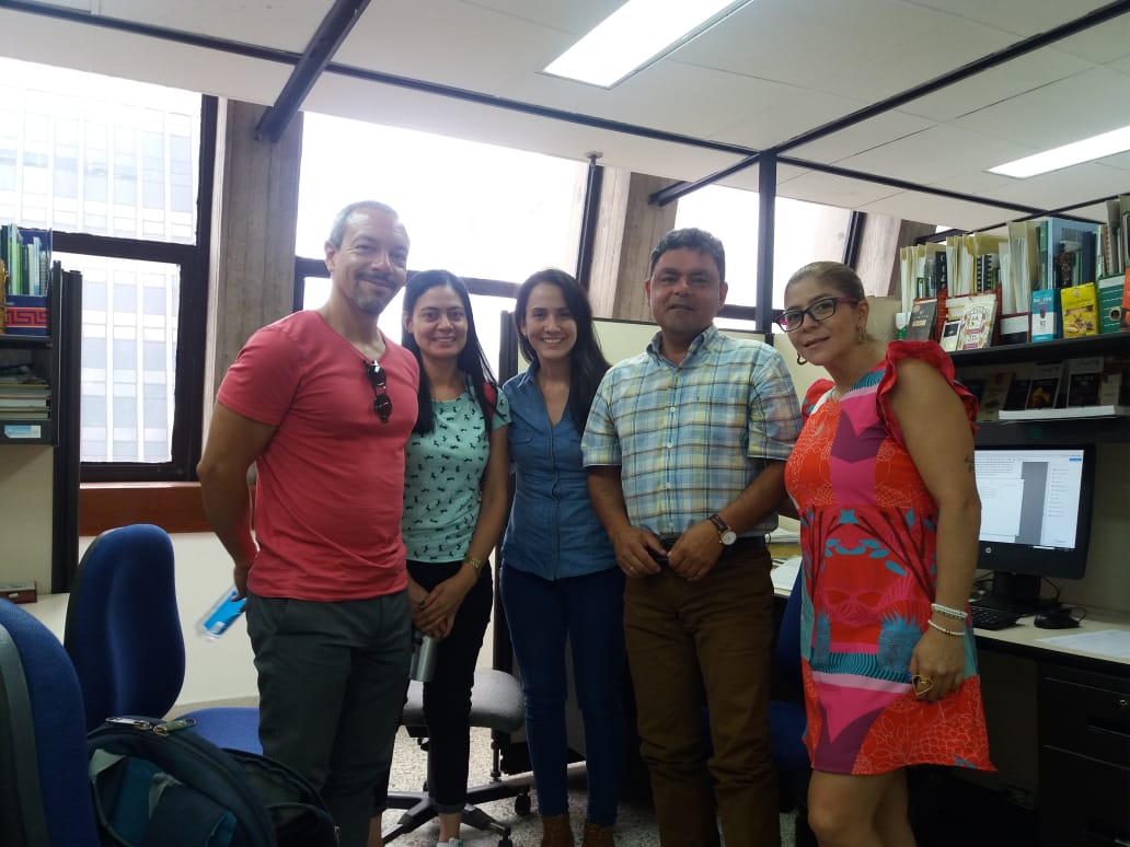 cedait's tweet photo. @AgriculturAnt y @cedait trabajando por el desarrollo del sector cacaotero del Departamento #desarrollo #agro #transferencia #conocimiento #tecnologia #innovación #cacao https://t.co/WWpCliwotJ