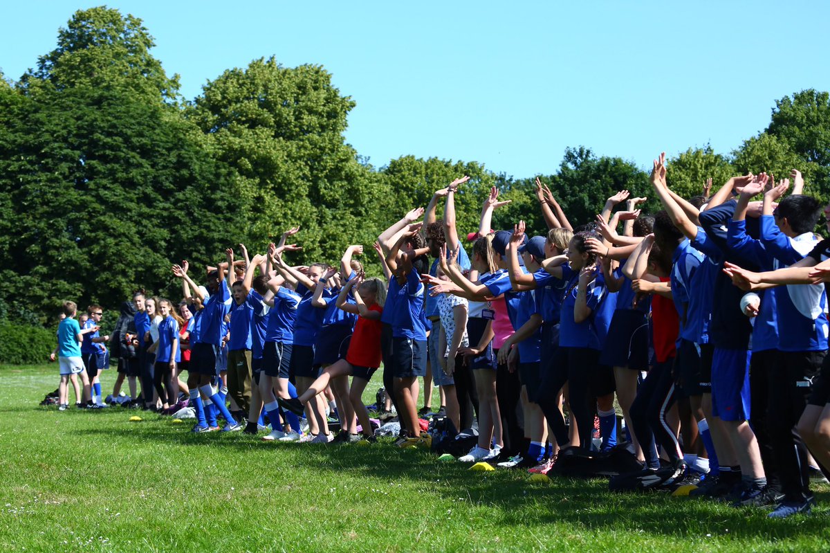 TheBarclaySch's tweet photo. Great to see Year 7 cheering on their year group with this amazing Mexican wave! https://t.co/RngAAiyTPo
