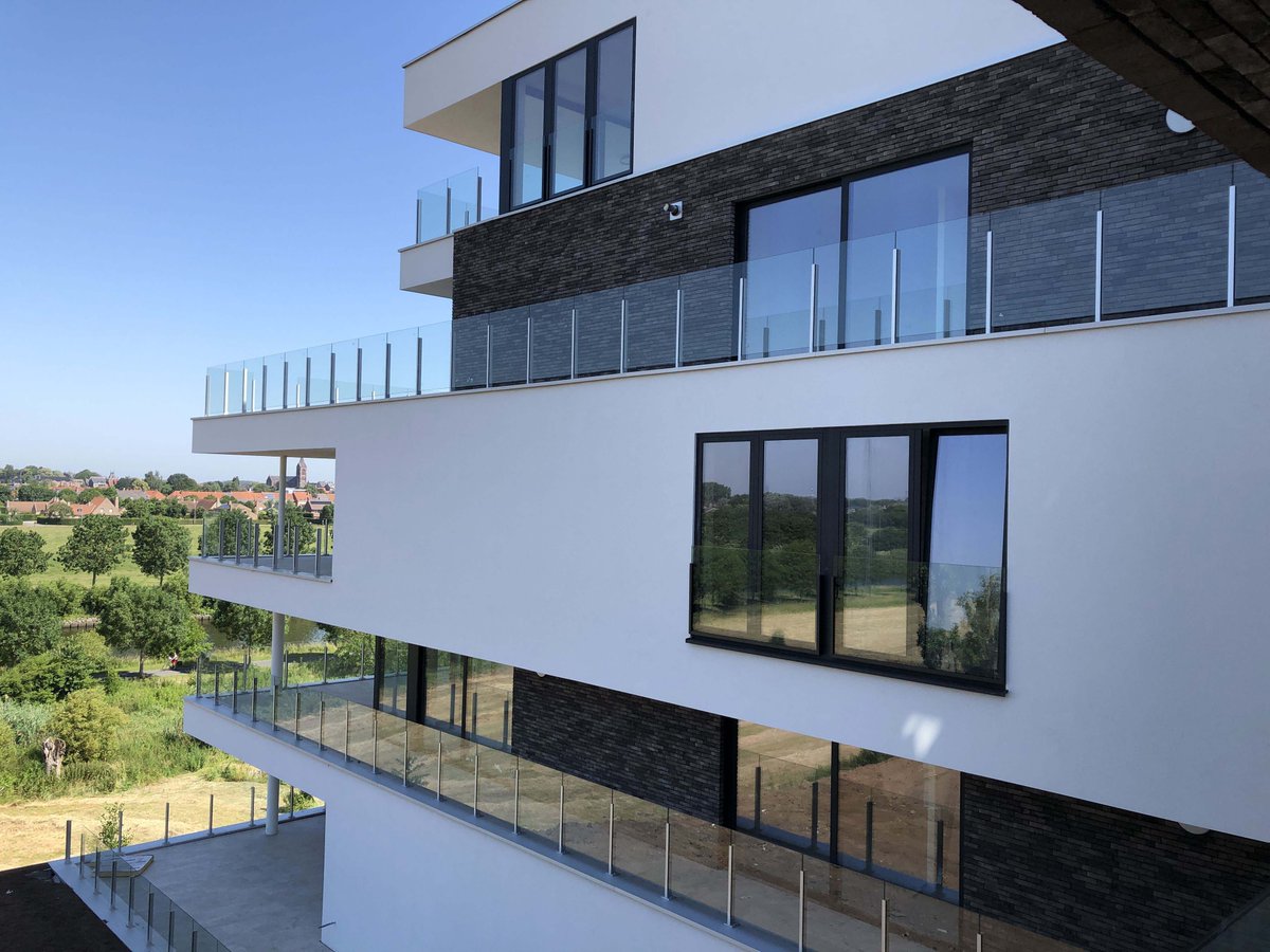 GroepIII's tweet image. Weer een woonblok opgeleverd op de site De Witte Lietaer. Ontdek deze mooie woonontwikkeling langs de Leieboord in Lauwe en op groep3.be/projecten/woon…